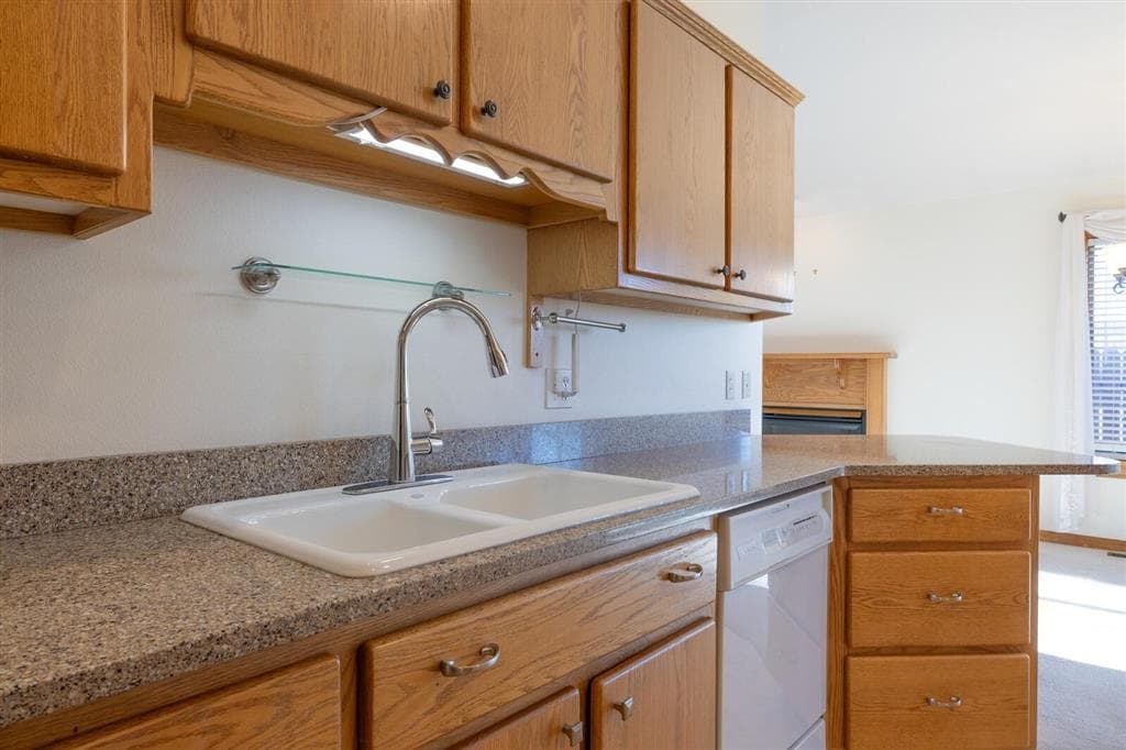 1237 Sage Brush St — photo 11 of 38