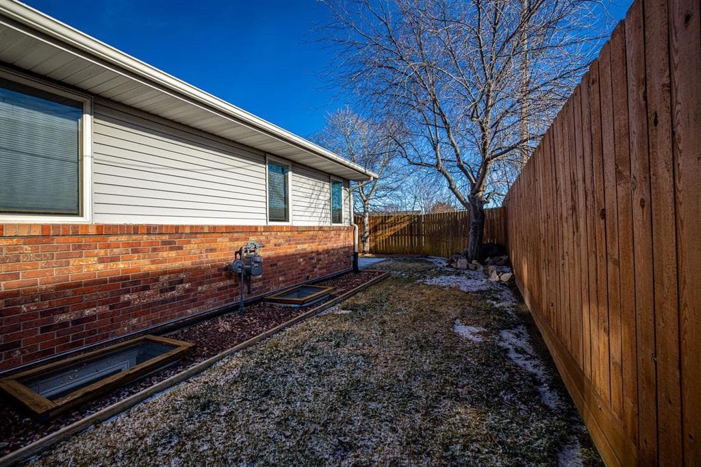 1237 Sage Brush St — photo 33 of 38