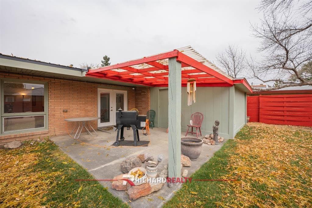 525 College Dr — photo 26 of 33