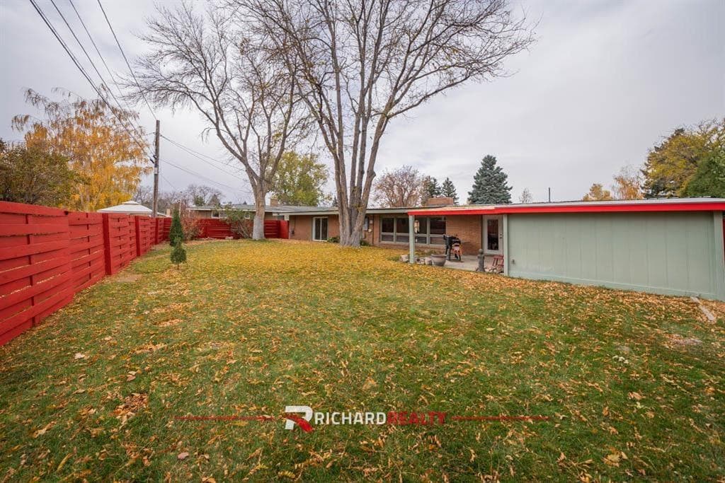 525 College Dr — photo 28 of 33