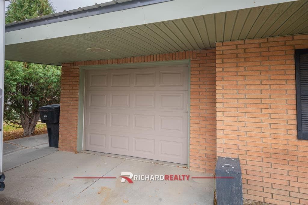 525 College Dr — photo 31 of 33