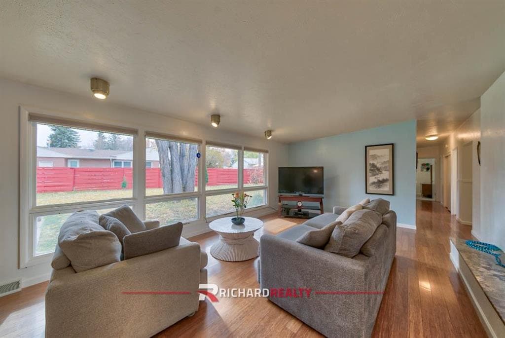 525 College Dr — photo 5 of 33