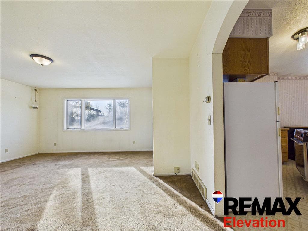 208 N 4th Ave — photo 11 of 31