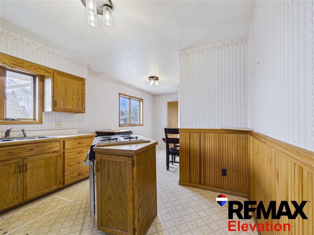 208 N 4th Ave — photo 12 of 31