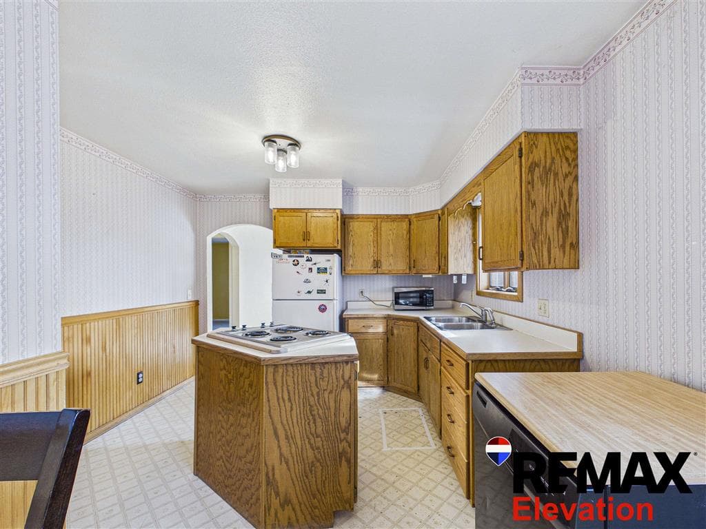 208 N 4th Ave — photo 15 of 31