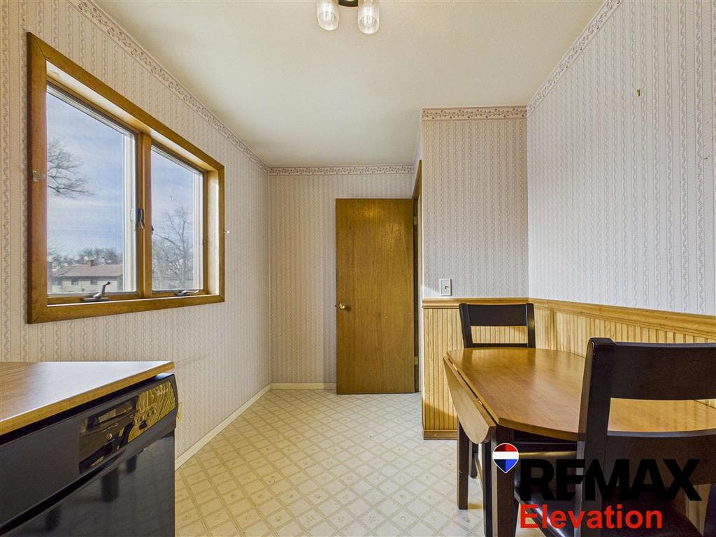 208 N 4th Ave — photo 16 of 31