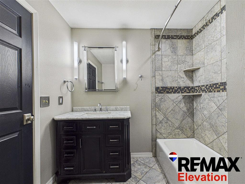 208 N 4th Ave — photo 19 of 31