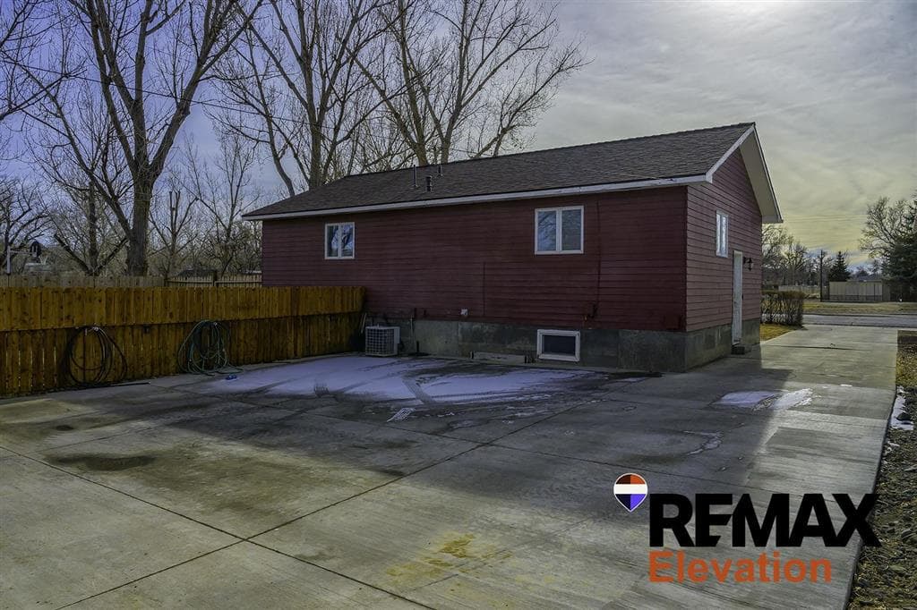 208 N 4th Ave — photo 4 of 31