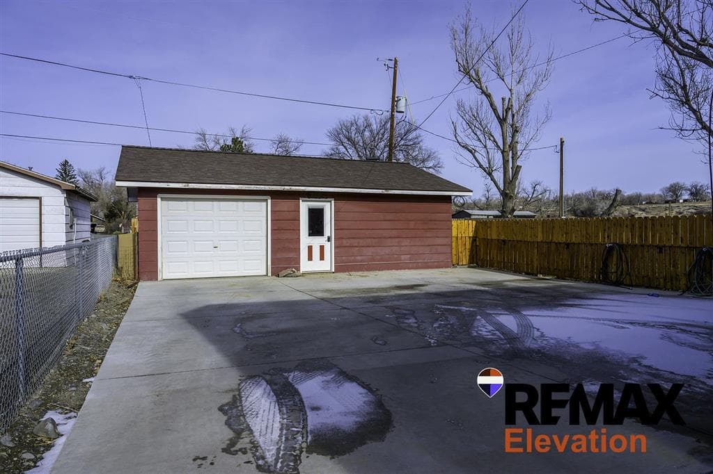 208 N 4th Ave — photo 5 of 31