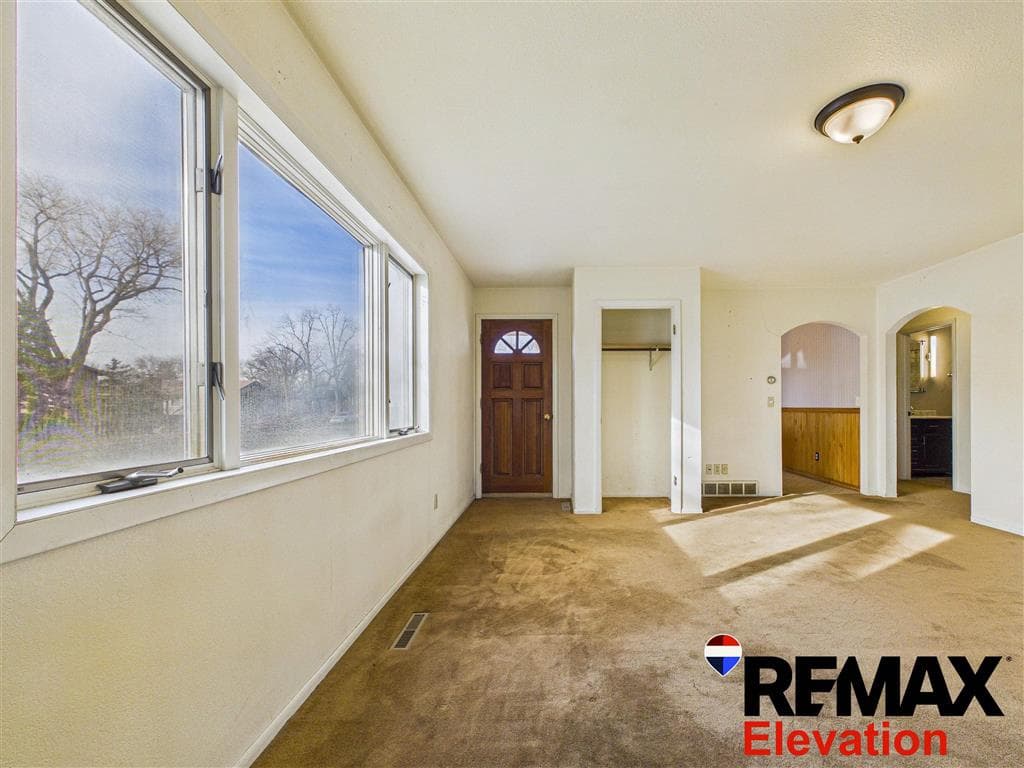 208 N 4th Ave — photo 9 of 31