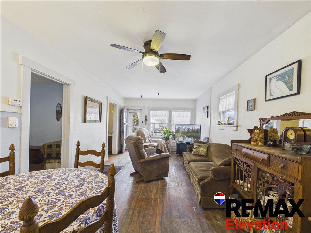 225 4th Ave N — photo 11 of 38