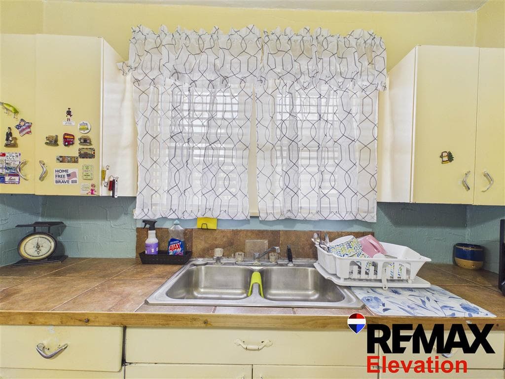 225 4th Ave N — photo 14 of 38