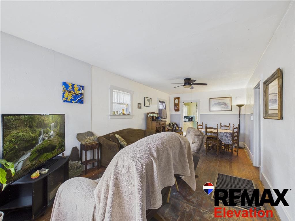 225 4th Ave N — photo 9 of 38