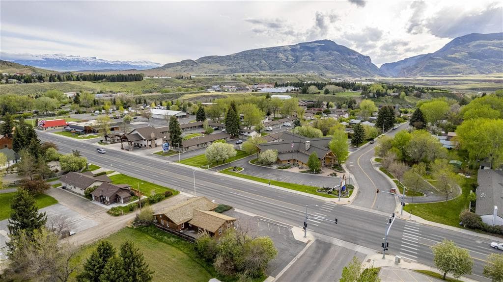 802 Canyon Ave — photo 4 of 26