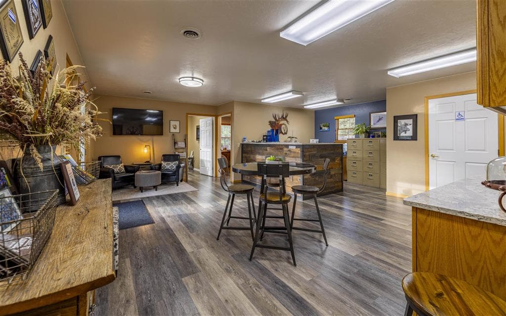 802 Canyon Ave — photo 9 of 26