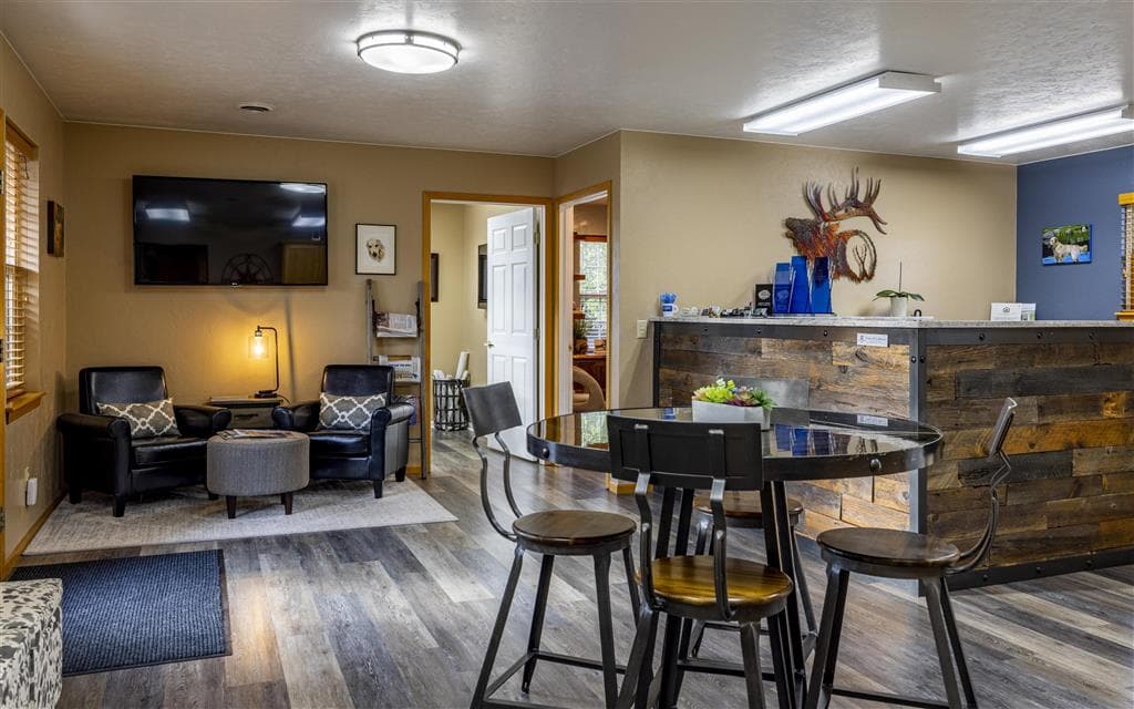 802 Canyon Ave — photo 10 of 26