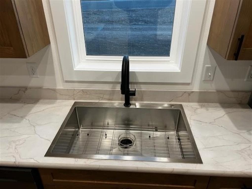 162 Robin Rd — photo 11 of 25