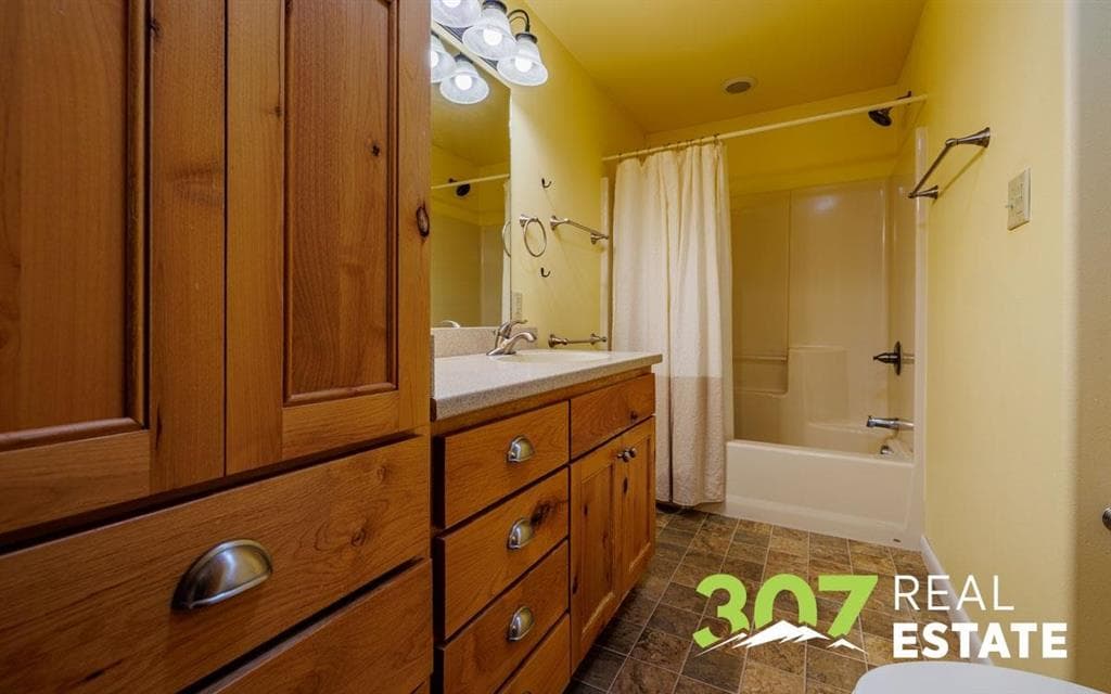 1313 Meadow Ln Ave — photo 13 of 25