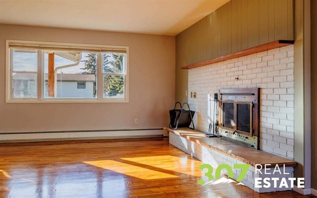 1313 Meadow Ln Ave — photo 4 of 25