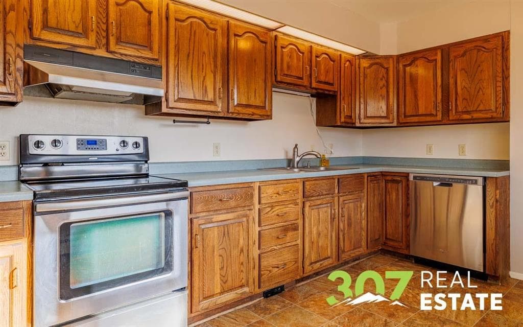 1313 Meadow Ln Ave — photo 8 of 25