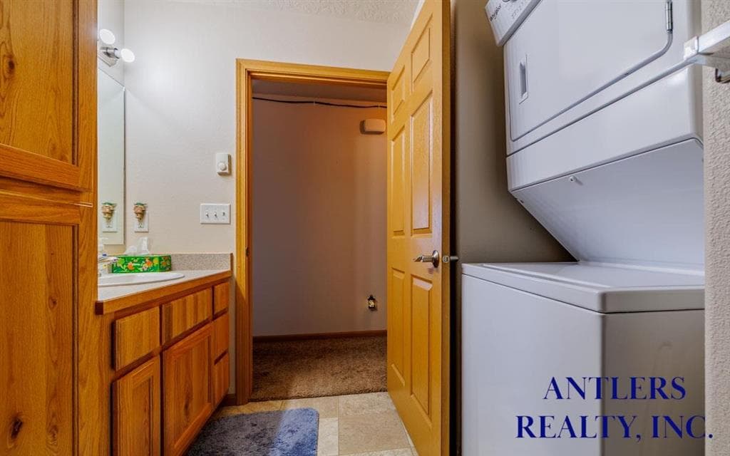 2850 Kent Ave — photo 13 of 15