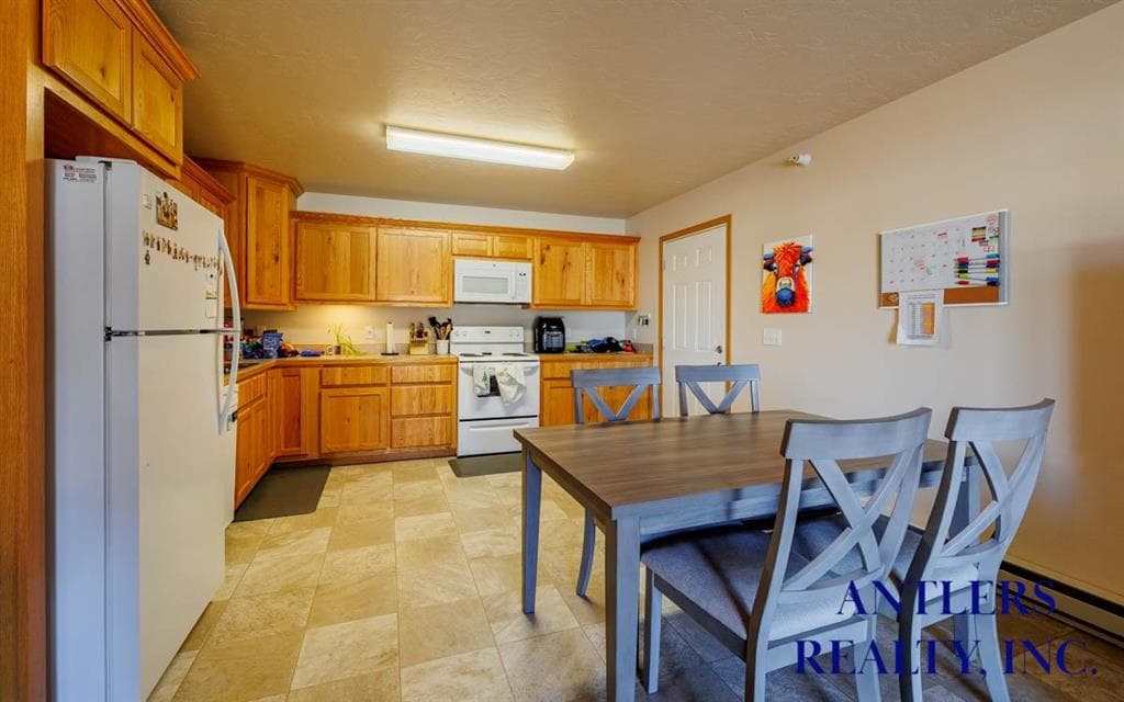 2850 Kent Ave — photo 8 of 15