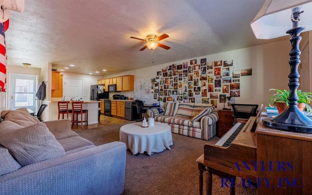 2931 Marlisa Ln — photo 3 of 14