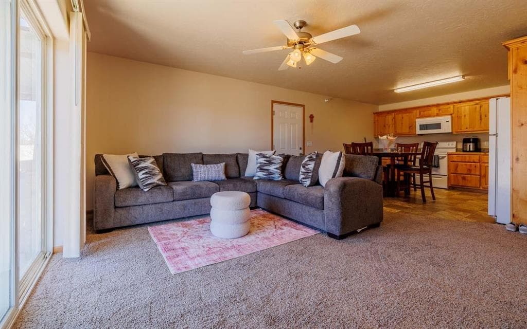 2850 Kent Ave photo 1