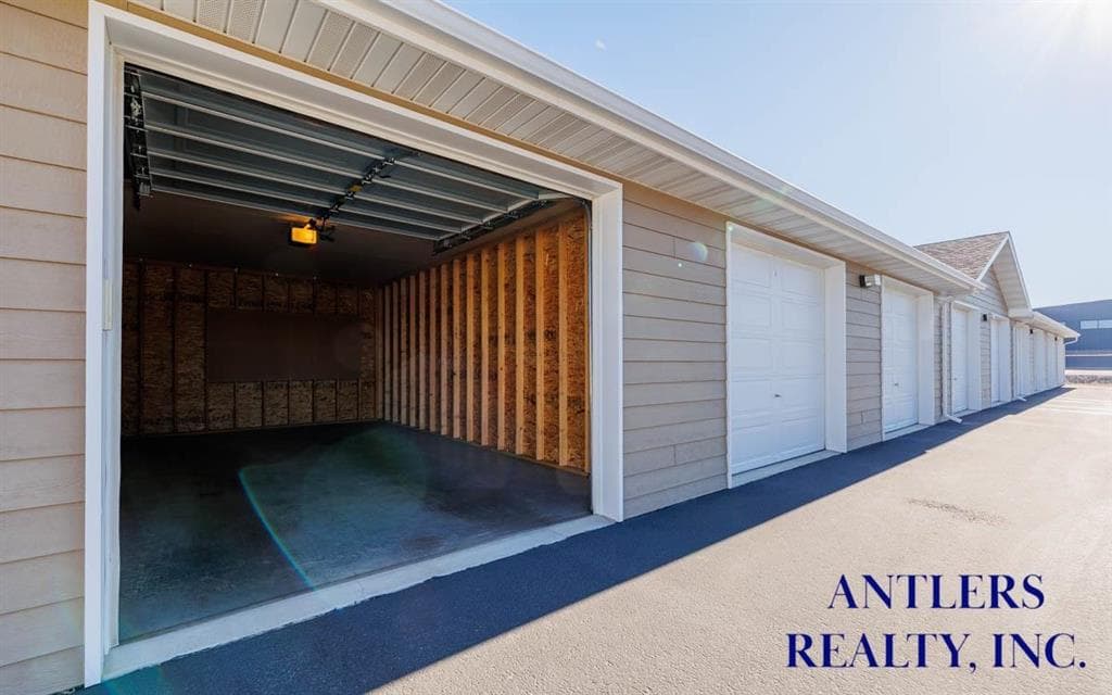 2850 Kent Ave — photo 16 of 16