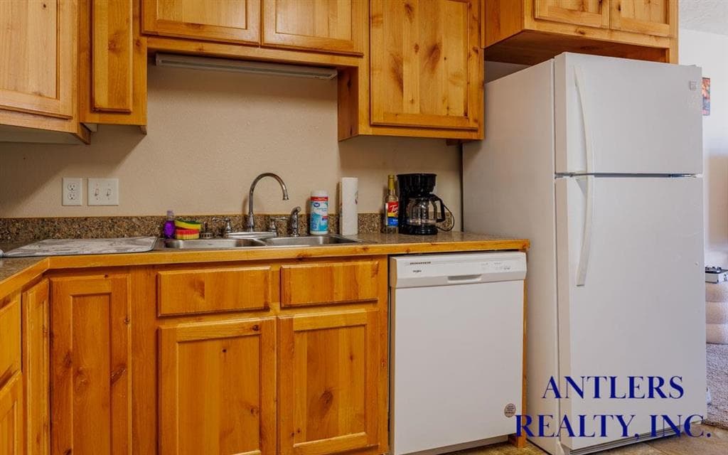 2850 Kent Ave — photo 6 of 16