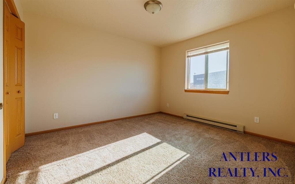 2850 Kent Ave — photo 10 of 16