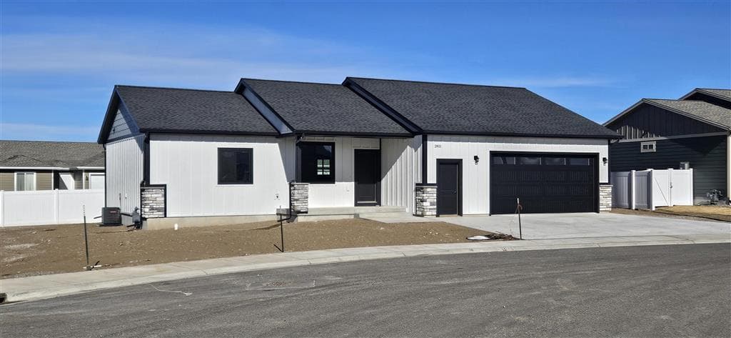 2801 Skyview Ln photo 1