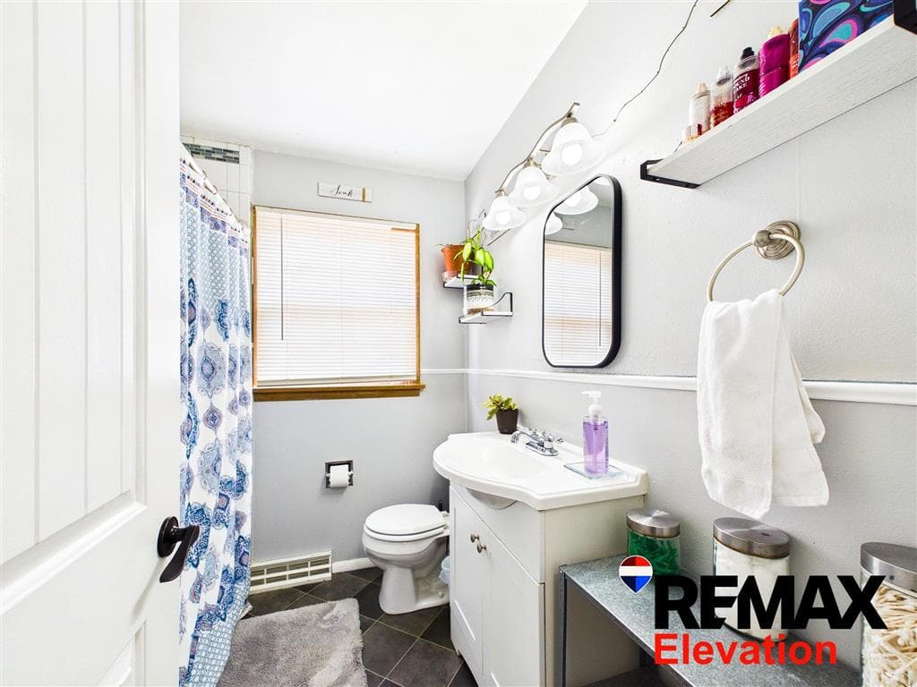 569 S Ferris St — photo 11 of 25