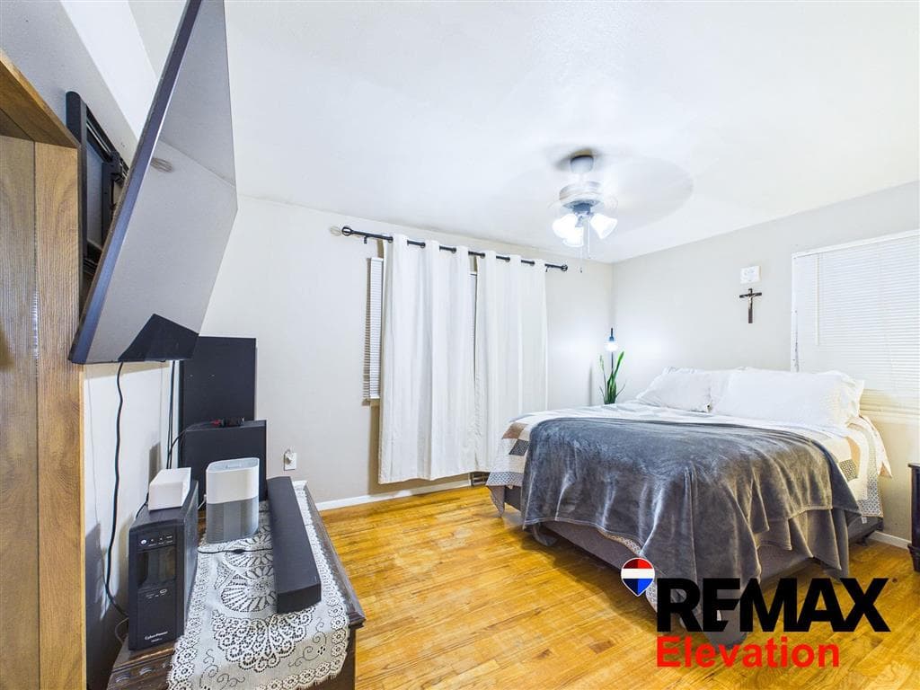 569 S Ferris St — photo 15 of 25