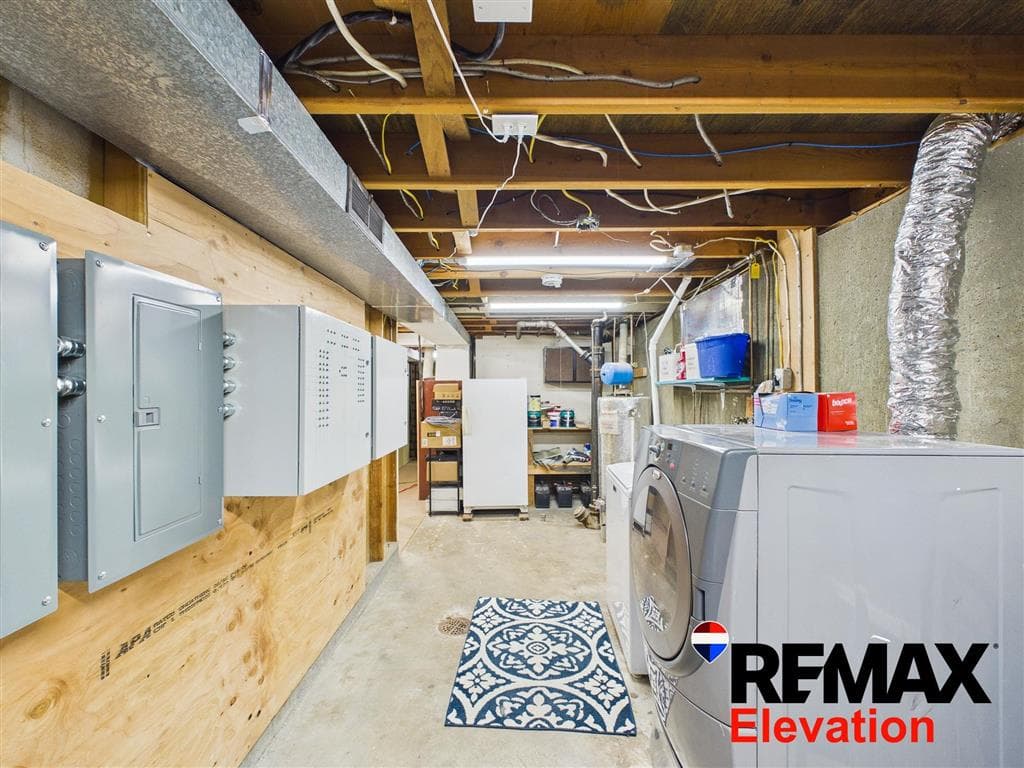 569 S Ferris St — photo 18 of 25