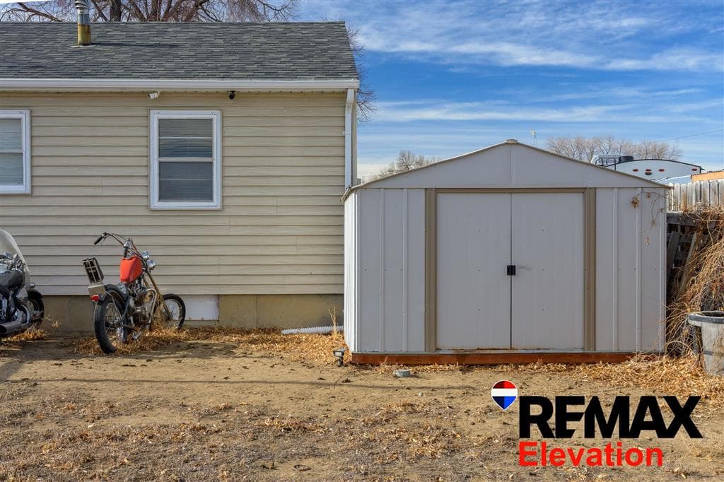 569 S Ferris St — photo 24 of 25