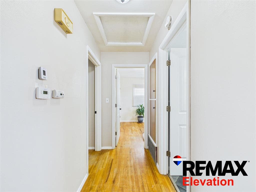 569 S Ferris St — photo 10 of 25