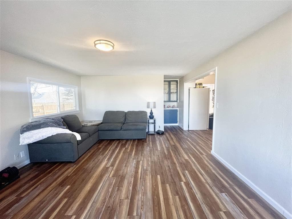 3002 Sheridan Ave — photo 2 of 20