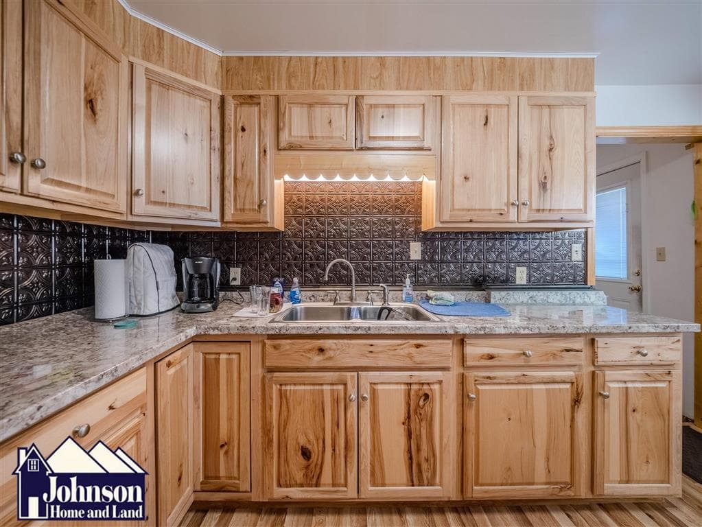 478 E 3rd — photo 11 of 19