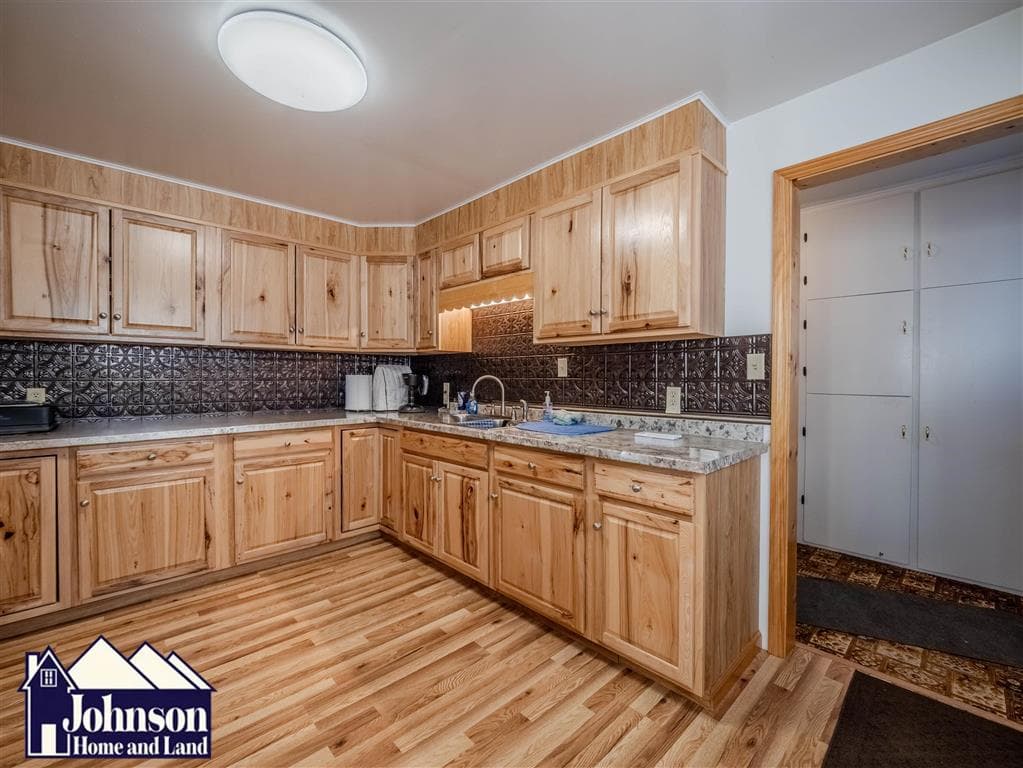 478 E 3rd — photo 13 of 19