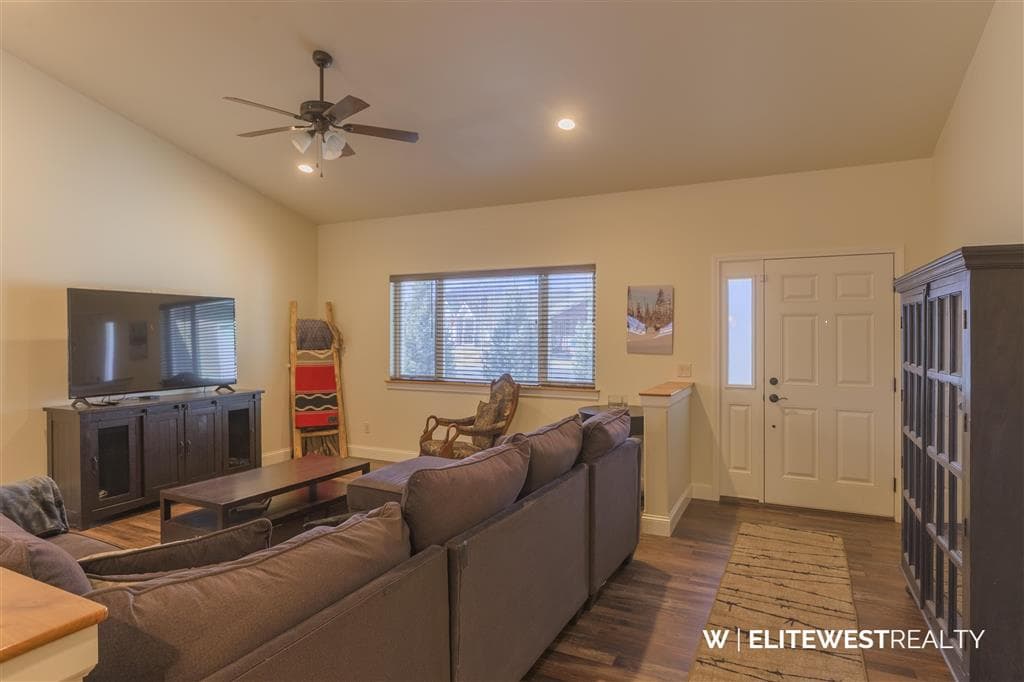 230 Pleasant View Dr — photo 13 of 25