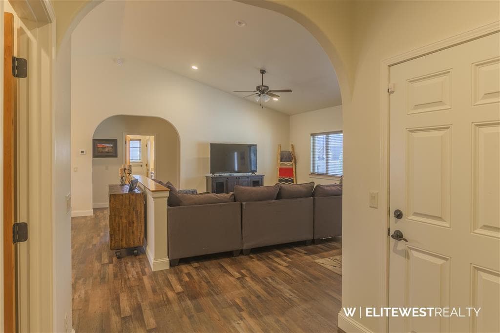 230 Pleasant View Dr — photo 14 of 25