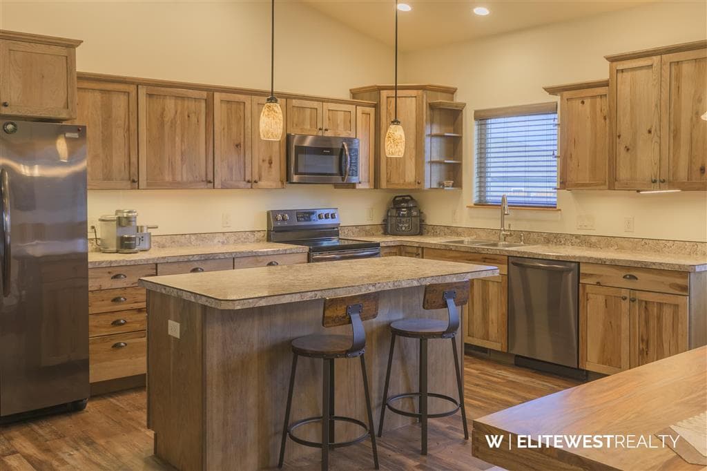 230 Pleasant View Dr — photo 4 of 25