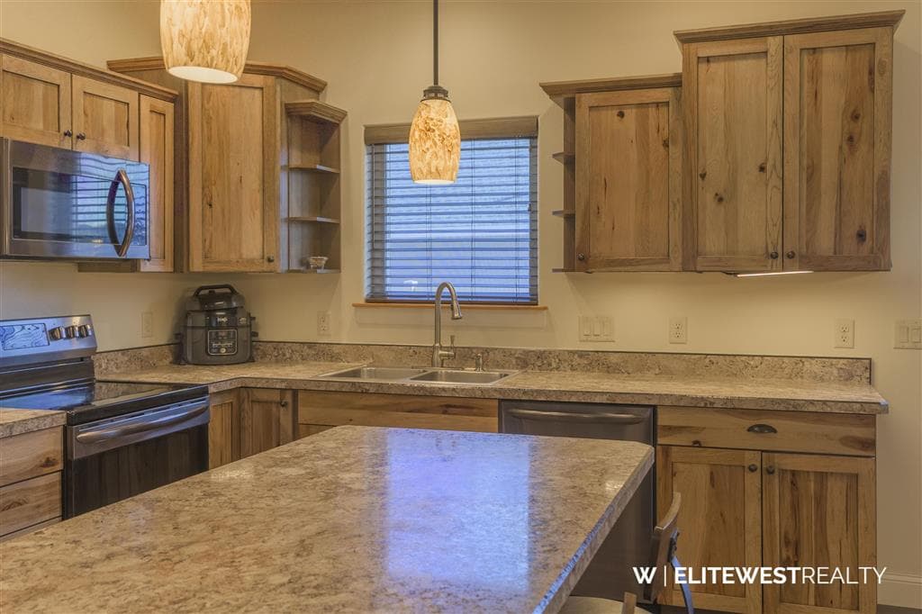 230 Pleasant View Dr — photo 5 of 25