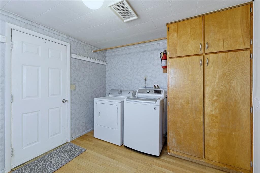 1431 Alger Ave — photo 13 of 25