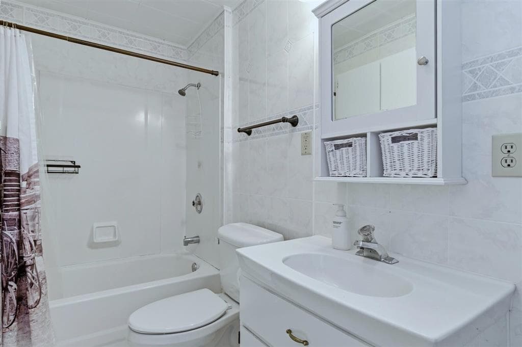 1431 Alger Ave — photo 16 of 25