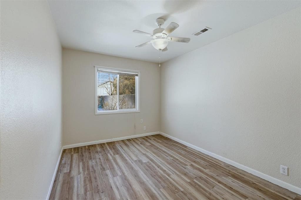 1431 Alger Ave — photo 25 of 25