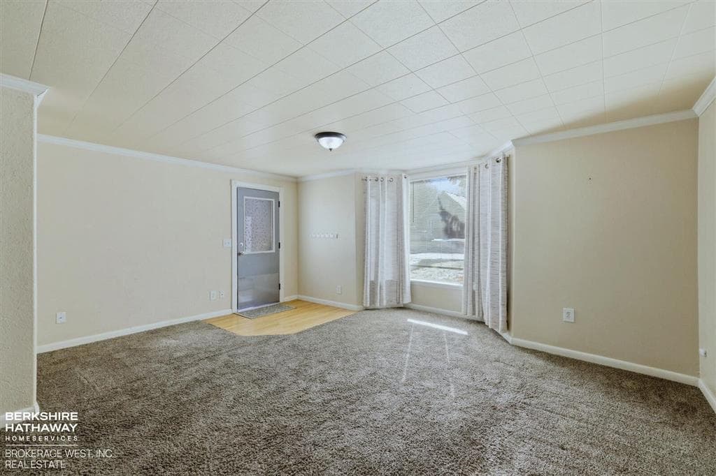 1431 Alger Ave — photo 5 of 25