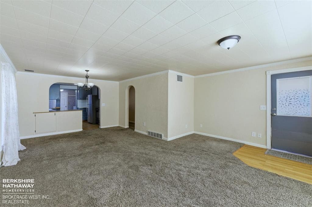 1431 Alger Ave — photo 6 of 25