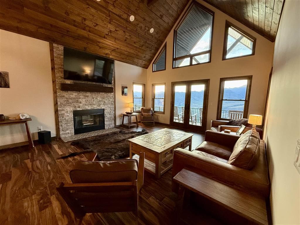 128 Aerie Dr photo 1